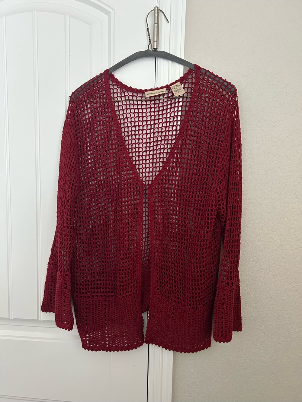 Apostrophe Open-Knit V-Neck Cardigan in Burgundy Wine